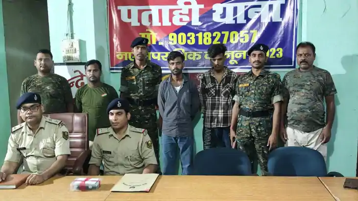drug smuggler escaped three chowkidar suspended by SP motiha