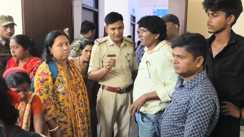 Bihar News : कटिहार सदर अस्पताल का हाल बेहाल, सांप काटने के बाद इलाज के अभाव में दो मासूम की हुई मौत, परिजनों ने जमकर काटा बवाल 