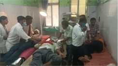हाजीपुर में भीषण सड़क हादसा : रामाशीष चौक ओवरब्रिज पर डिवाइडर से टकराई तेज रफ्तार ऑटो, 11 यात्री घायल, 4 की हालत गंभीर