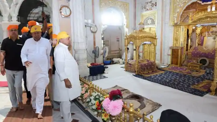 Nitish Kumar Visits Patna Sahib Gurudwara