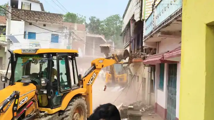 नवादा के इस इलाके में प्रशासन का बड़ा एक्शन: अवैध कब्जों पर 