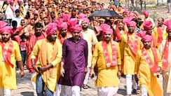 Bihar News : गोल इंस्टीच्युट के संस्थापक विपिन सिंह ने महाचक में भव्य शतचंडी महायज्ञ का किया आयोजन, कलश यात्रा में उमड़ा जनसैलाब