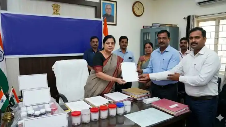 शिकारी खुद यहाँ शिकार हो गया! ADC को फंसाने चले थे वकील साहब