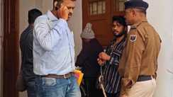 Bihar News : मुंगेर से हथियार सप्लायर को पकड़कर बंगाल ले गयी पुलिस, छापेमारी से इलाके में मचा हड़कंप 