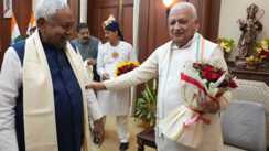 Nitish Kumar resignation नीतीश कुमार ने मुख्यमंत्री पद से इस्तीफा, राज्यपाल के सामने नई सरकार बनाने का पेश किया दावा