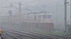 बिहार से चलनेवाली दो दर्जन ट्रेनों को किया गया रद्द, 24 के फेरों को किया गया कम, कोहरे के कारण लिया गया फैसला