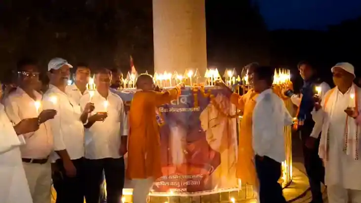 Deepawali 2025 : लौरिया के अशोक स्तम्भ परिसर में बौद्ध धर्मा