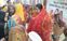 Bihar politics - महामाया मंदिर में राजद नेत्री सोनाली सिंह का महिलाओं ने फूल-माला व चुनरी ओढ़ाकर किया भव्य स्वागत