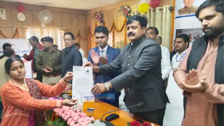 Bihar News : विशिष्ट शिक्षकों के नियुक्ति पत्र वितरण समारोह 