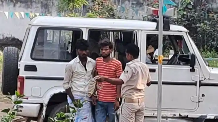 Bihar News : 'जाको राखे साइयां, मार सके ना कोय', पुलिस ने तत