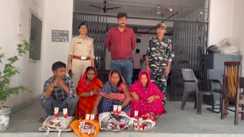 Bihar Crime : उत्पाद विभाग की टीम ने तीन महिला सहित चार शराब तस्करों को किया गिरफ्तार, भारी मात्रा में विदेशी शराब किया बरामद 