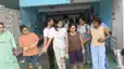 Bihar News : मोतिहारी इंजीनियरिंग कॉलेज हॉस्टल में बवाल, गर्म तेल से तीन छात्राएं झुलसीं, छात्रों के हंगामे के बाद रसोइया गिरफ्तार