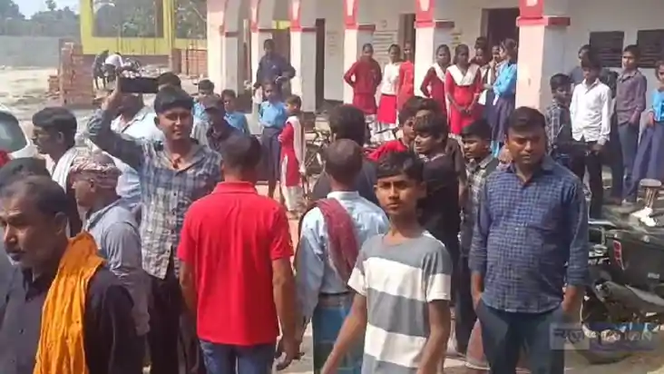 BIHAR TEACHER NEWS  - शिक्षक ने छात्रा से साथ स्कूल में की ग