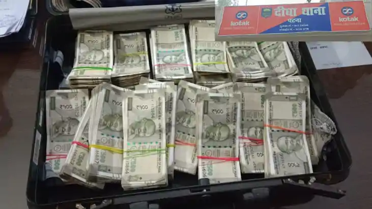 वाहन चेकिंग 