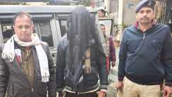 Bihar Crime : भोजपुर में मिनी गन फैक्ट्री का पुलिस ने किया भंडाफोड़, महिला सहित दो को किया गिरफ्तार, हथियारों का जखीरा किया बरामद