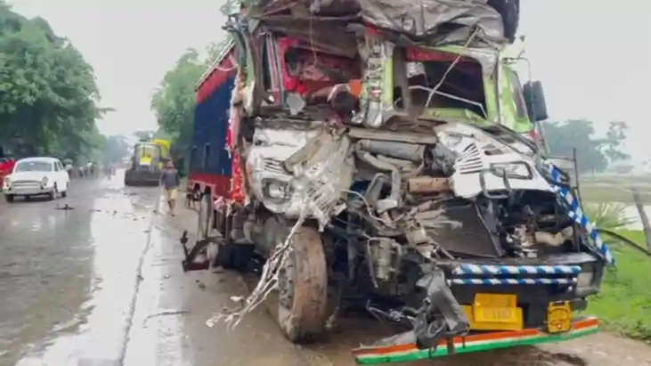 Bihar Road Accident: नालंदा में ट्रक और गैस टैंकर के बीच हुई
