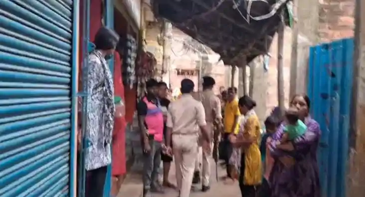 Students Studied Ahead Thieves Looted House in Mohania