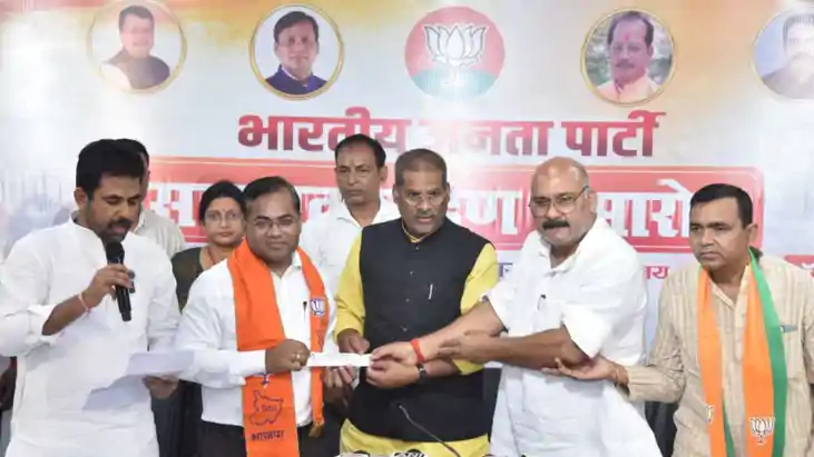 Jan Suraj Assembly candidate Dr Manoj joins BJP