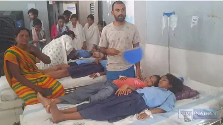 Mid Day Meal Turns Risky  33 Students