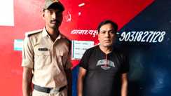 Bihar News : मोतिहारी में नौकरी के नाम पर ठगी करने वाला रिटायर्ड फौजी गिरफ्तार, झांसा देकर युवकों से ऐंठी थी मोटी रकम