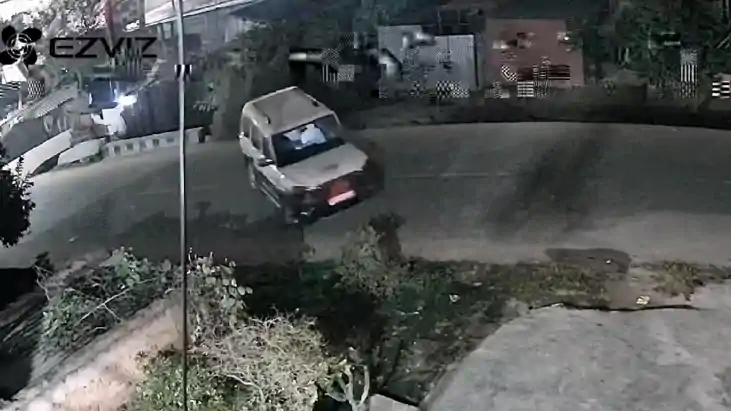 Bihar Crime News : बिहार में सरकारी अधिकारी की गाड़ी चुरा ले