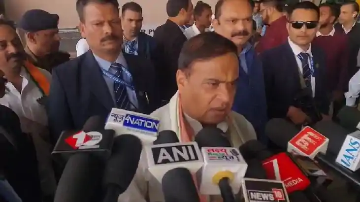 जो बांग्लादेश के हैं उन्हें वापस चला जाना चाहिए, एसआईआर के व