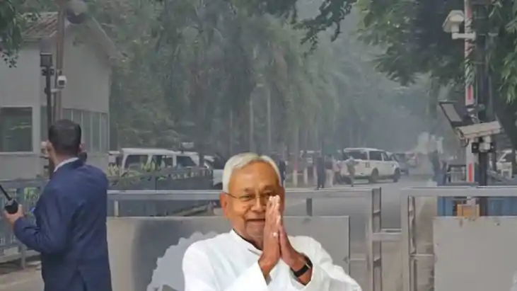 Nitish Kumar leaves for the oath ceremony