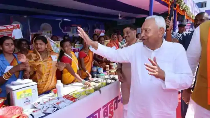 करोड़ों महिलाओं को 10 हजार रुपए देने का सीएम नीतीश को किसने 