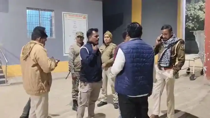 Bihar Crime: आधी रात में शिक्षक पर ताबड़तोड़ फायरिंग, हालत ग