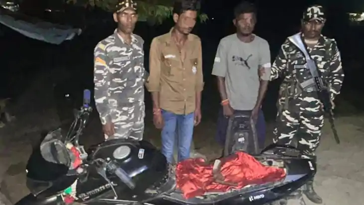 भारत-नेपाल सीमा पर एसएसबी की बड़ी कार्रवाई: बाइक की सीट के न