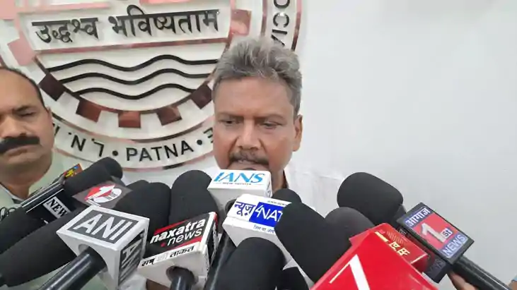 टीआरई 4 में सीटों की संख्या बढ़ाने की अभ्यर्थियों की मांग पर टीआरई 4 में सीटों की संख्या बढ़ाने की अभ्यर्थियों की मांग पर