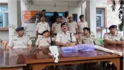 Bihar News : बांका पुलिस ने 6 कांडों के आरोपी कुख्यात शुभम भट्टाचार्य को साथी संग किया गिरफ्तार, अवैध हथियारों का जखीरा किया बरामद