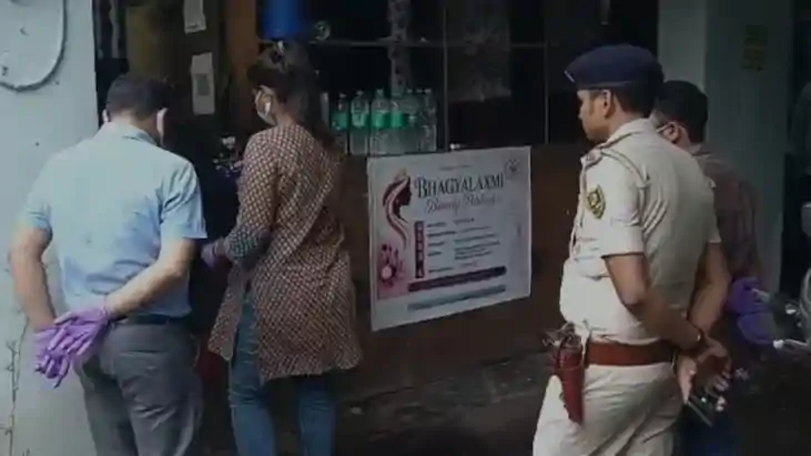 Muzaffarpur Police Raid Beauty Parlour Women Held