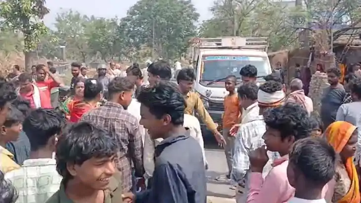 school route blocked students jam Gopalganj Bettiah road