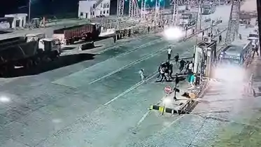 Bihar Crime : जहानाबाद में पुलिस टीम पर असामाजिक तत्वों ने किया जानलेवा हमला, वाहन को किया क्षतिग्रस्त, आत्मरक्षा में पुलिस को चलानी पड़ी गोली