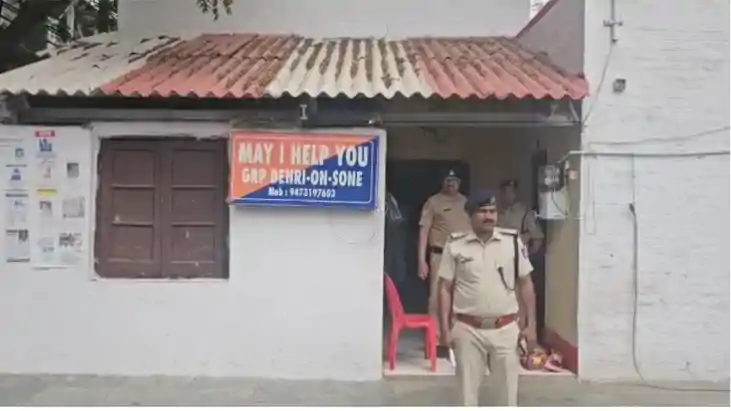 आरपीएफ इंस्पेक्टर ने पेश की मानवता की मिशाल, सीपीआर देकर बचा