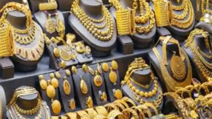 Gold and silver prices fall 