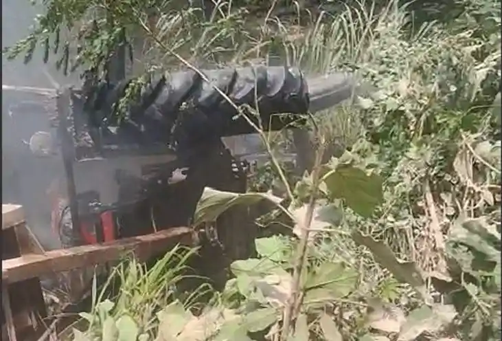 bihar accident -बिजली पोल से टकराकर ट्रैक्टर में लगी आग, दो 