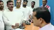 ऑटोमेटिक फिटनेस सेंटर की अवैध वसूली और चुनाव बकाए के खिलाफ मोटर व्यवसायी संघ का प्रदर्शन, डीएम को सौंपा ज्ञापन