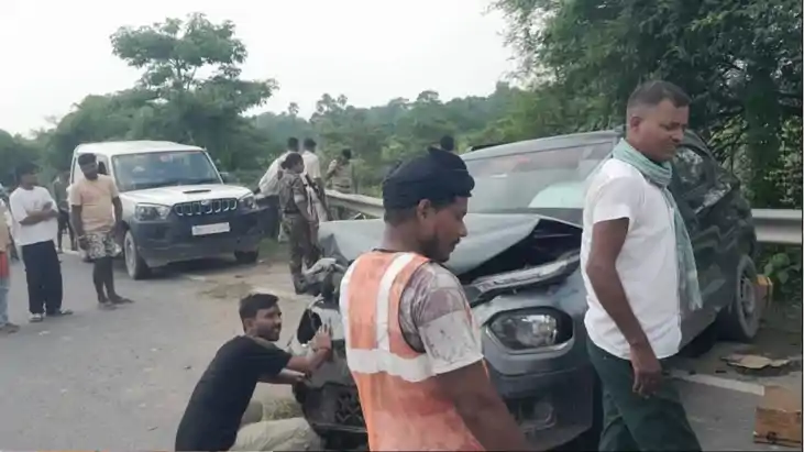 Liquor Bottles Spill on Patna Highway