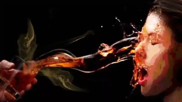 'तेजाब' वाला आतंक: पैदल जा रही महिला का अपराधियों ने झुलसाया