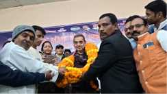 Bihar Politics : बांका में आयोजित कार्यकर्त्ता सम्मेलन में पत्नी के साथ शामिल हुए उपेंद्र कुशवाहा, कहा-पीएम, सीएम कर रहे देश और राज्य का विकास   