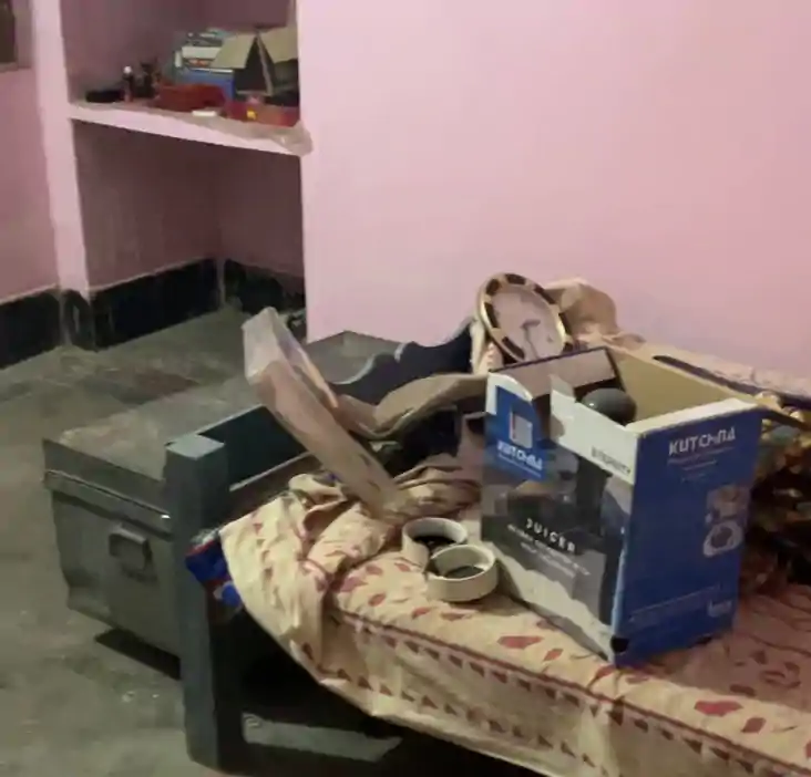 एक ही रात में दो जगहों पर भीषण चोरी, दुकान और सूने घर से लाख