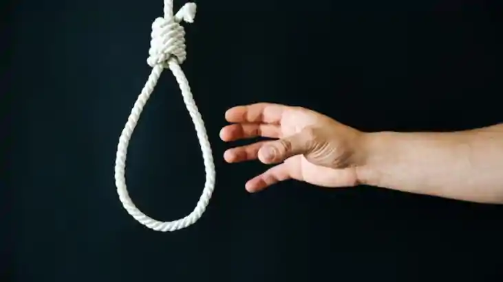 Bihar News : दरभंगा के स्कूल परिसर में युवक का फंदे से लटका 