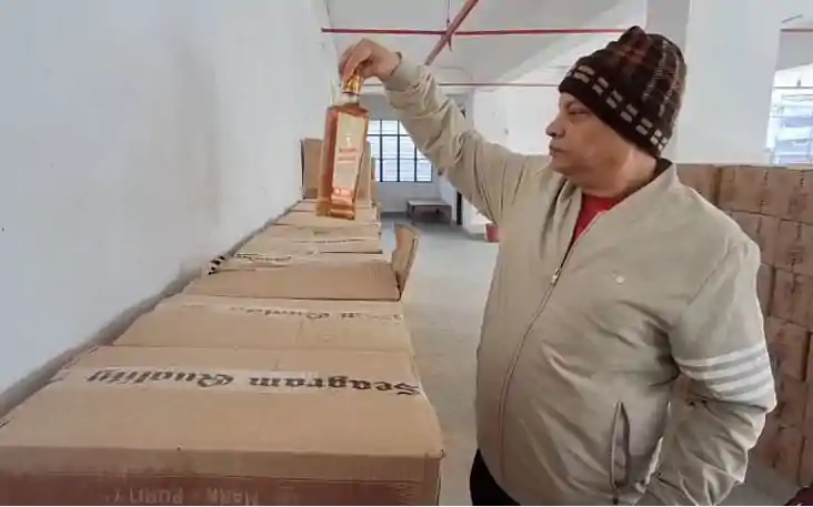 नीतीश कुमार की यात्रा से पहले उत्पाद विभाग का धमाका, करोड़ों