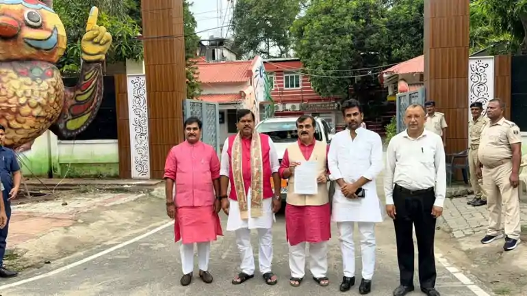 बांकीपुर उपचुनाव: चुनाव आयोग पहुंचा BJP प्रतिनिधिमंडल, प्रशांत किशोर के चुनावी खर्च को लेकर की शिकायत