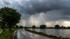 Bihar Weather News : सीमांचल और दक्षिण बिहार में मॉनसून पकड़ेगा जोर, पूर्णिया समेत 4 जिलों में भारी बारिश का अलर्ट, पटना में आंधी-बिजली की चेतावनी