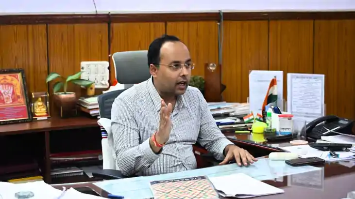 Bihar News : बोधगया के तत्कालीन अंचल अधिकारी पर होगी कार्रवा