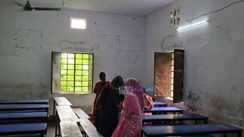 Bihar School Controversy:बेगूसराय में शिक्षा के मंदिर पर दाग, प्रधान शिक्षक रसोइया के साथ गंदा काम करते धराया!  ग्रामीणों ने की तालाबंदी
