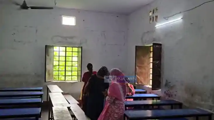 Bihar School Controversy:बेगूसराय में शिक्षा के मंदिर पर दाग